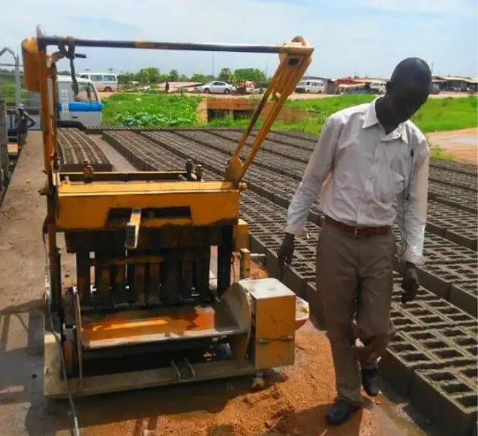 QMR4-45 BLOCK MACHINE 