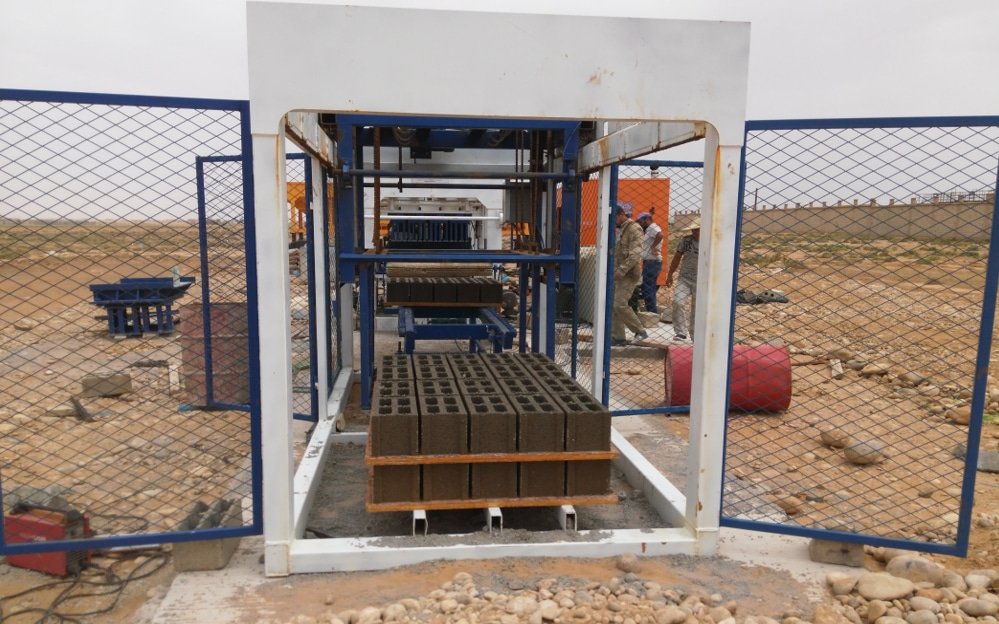 automatic concrete block making machine