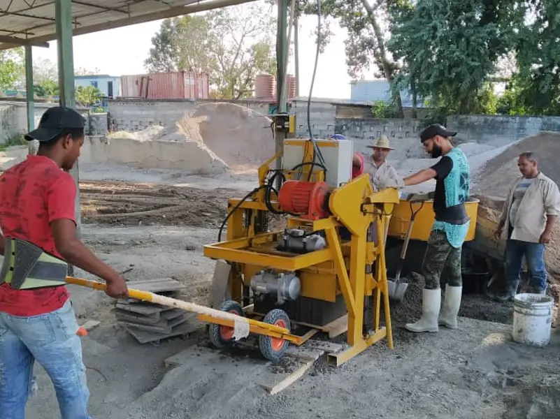QT4-45 hollow brick machine production In Cuba